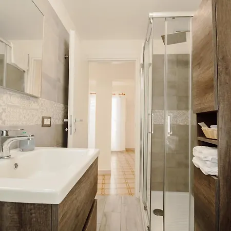 Queen Elena Apartment
