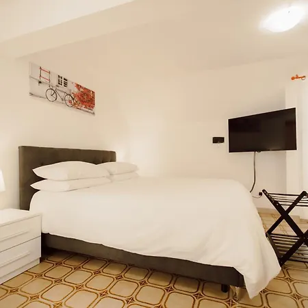 Queen Elena Apartment